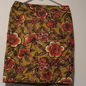 Beautiful LOFT Size 12 Floral Tapestry Skirt